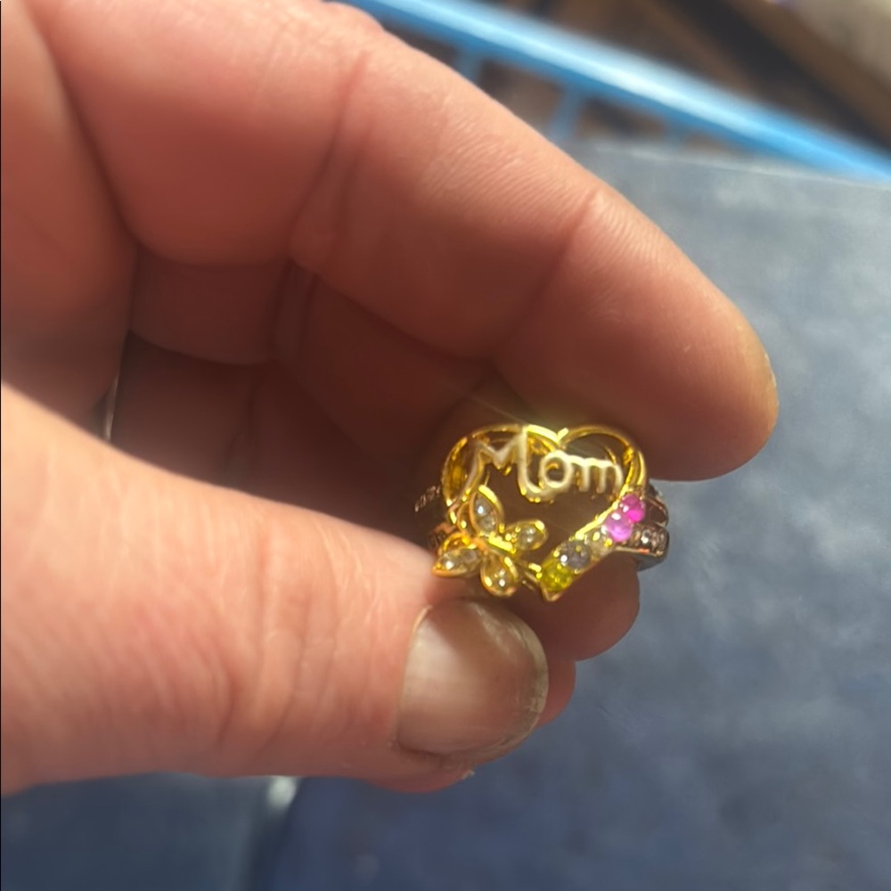 Gold and Pink 'Mom' Heart Ring